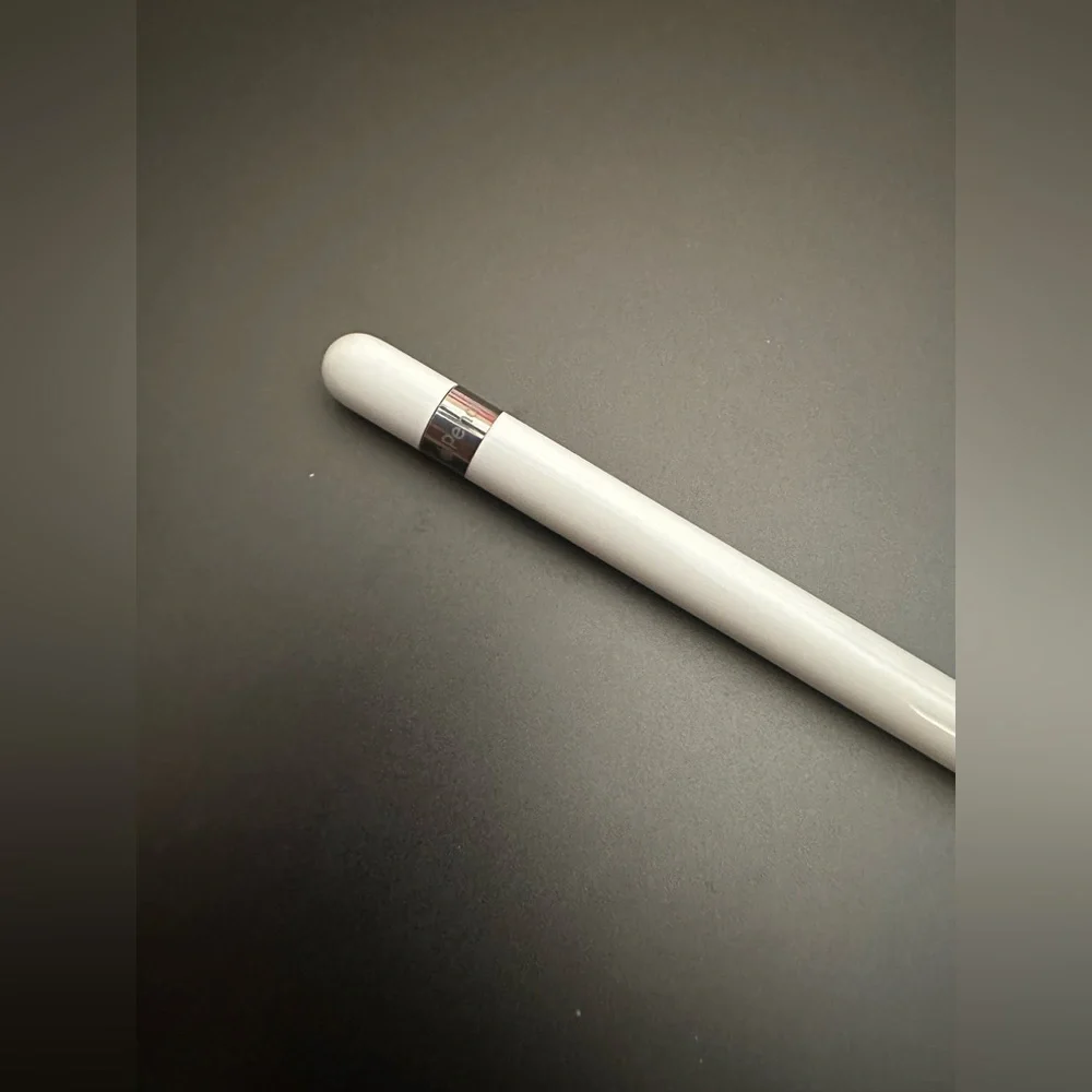 Apple Pencil (1st Generation) - Includes USB-C to Pencil Adapter